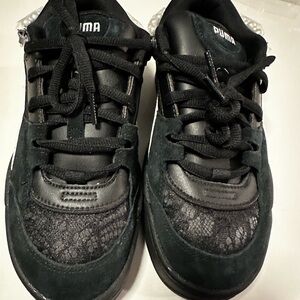 Puma Womens 180 black and white pearls Sneakers W 8.5